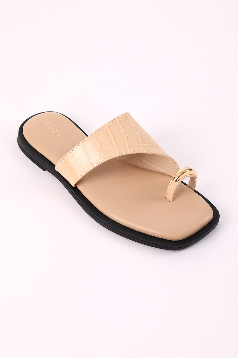 Flat Sandals With Ring Detail