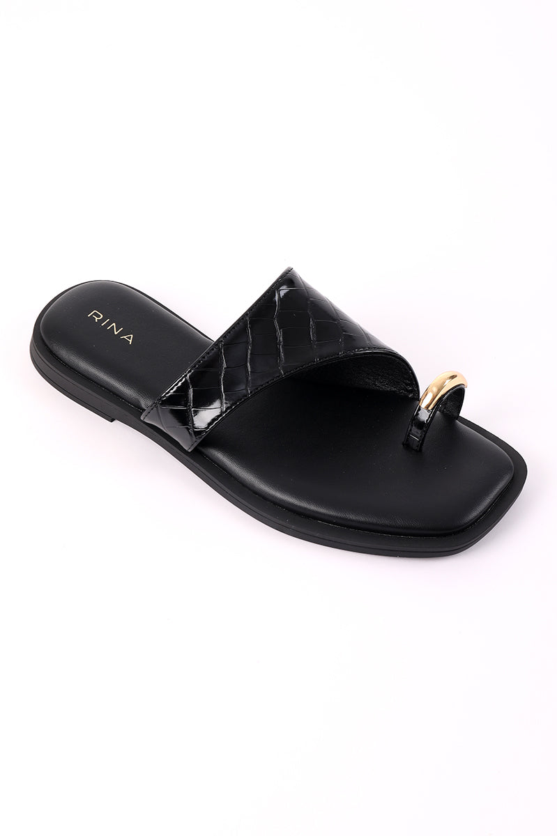 Flat Sandals With Ring Detail