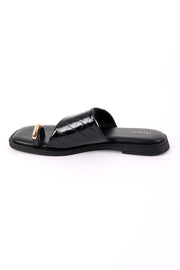 Flat Sandals With Ring Detail