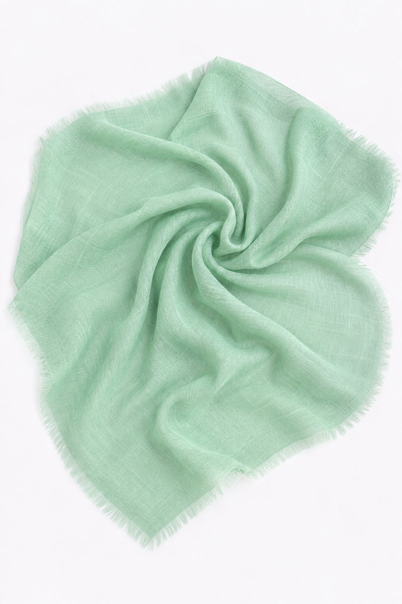 Lightweight Textured Frayed Edge Scarf