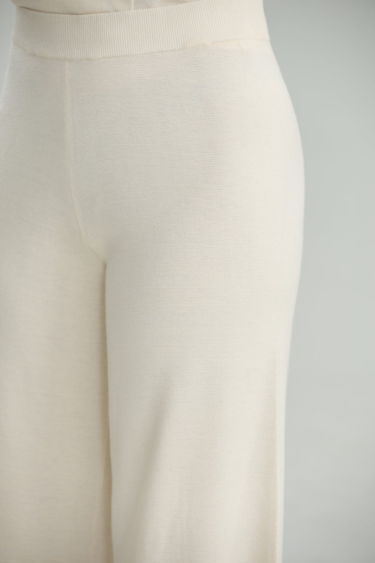 Relaxed Wide-Leg Pants