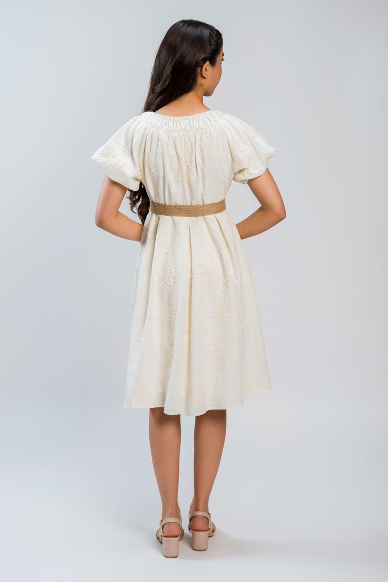 فستان ميدي بتطريز بارز