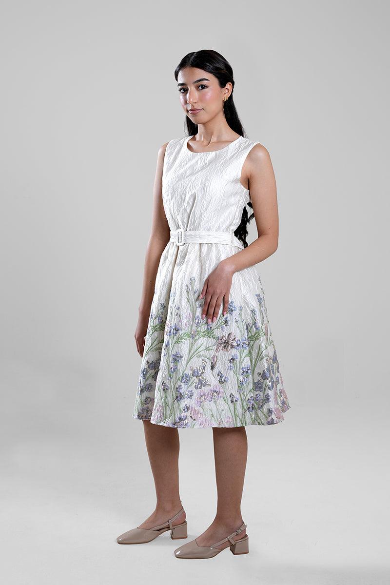 فستان ميدي بدون أكمام بحزام