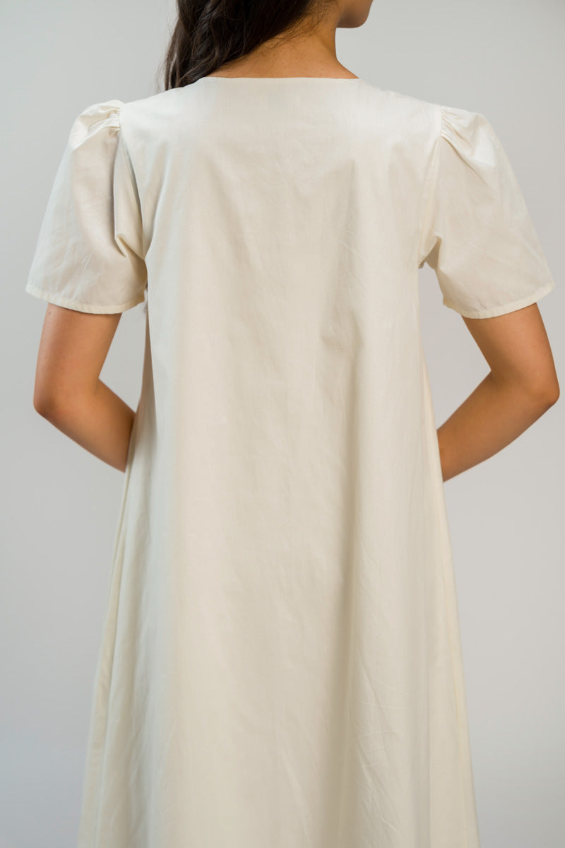 فستان ميدي بأزرار أمامية