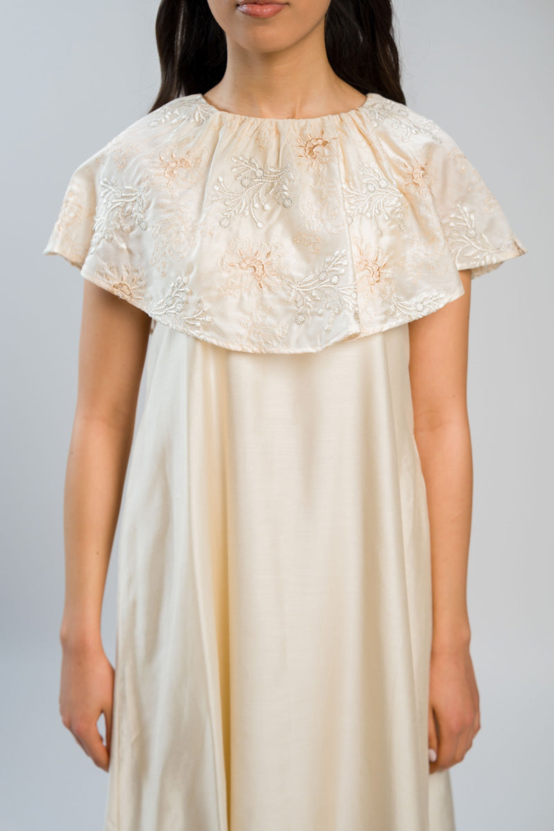 فستان ميدي بتصميم كاب مطرز