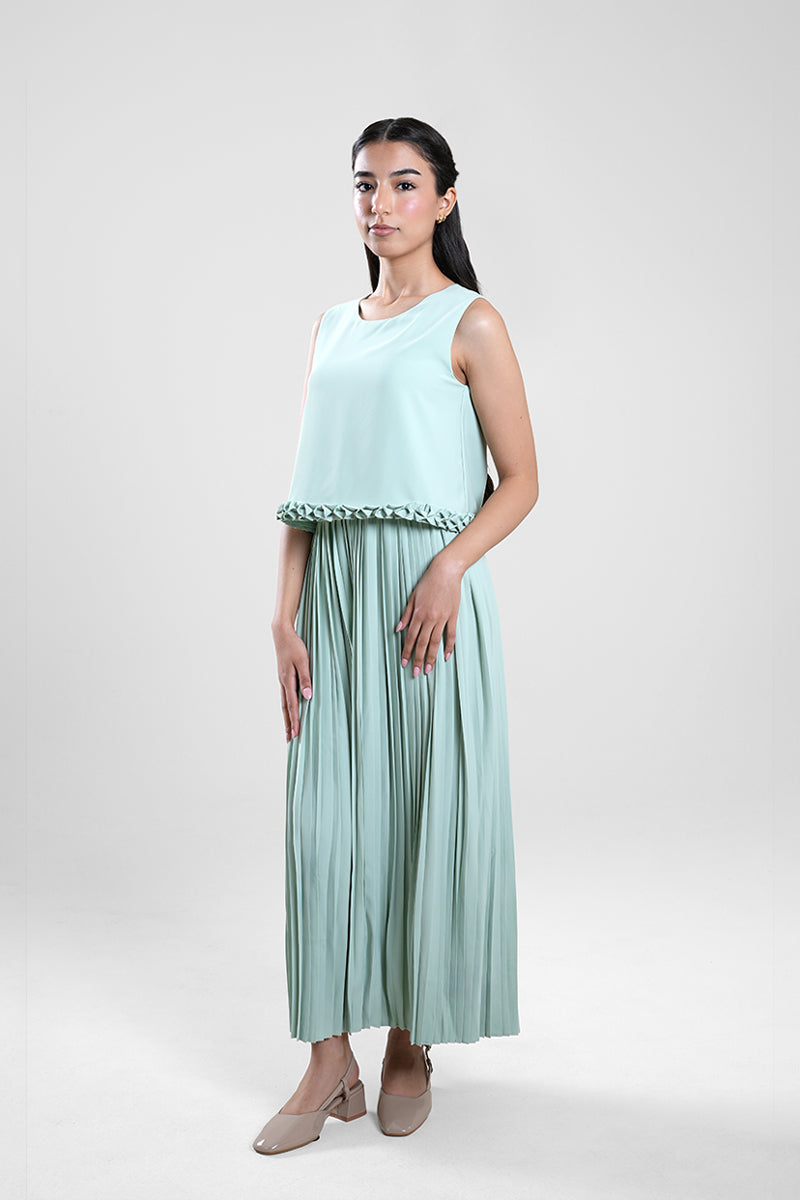 فستان ميدي بدون أكمام بتنورة كسرات