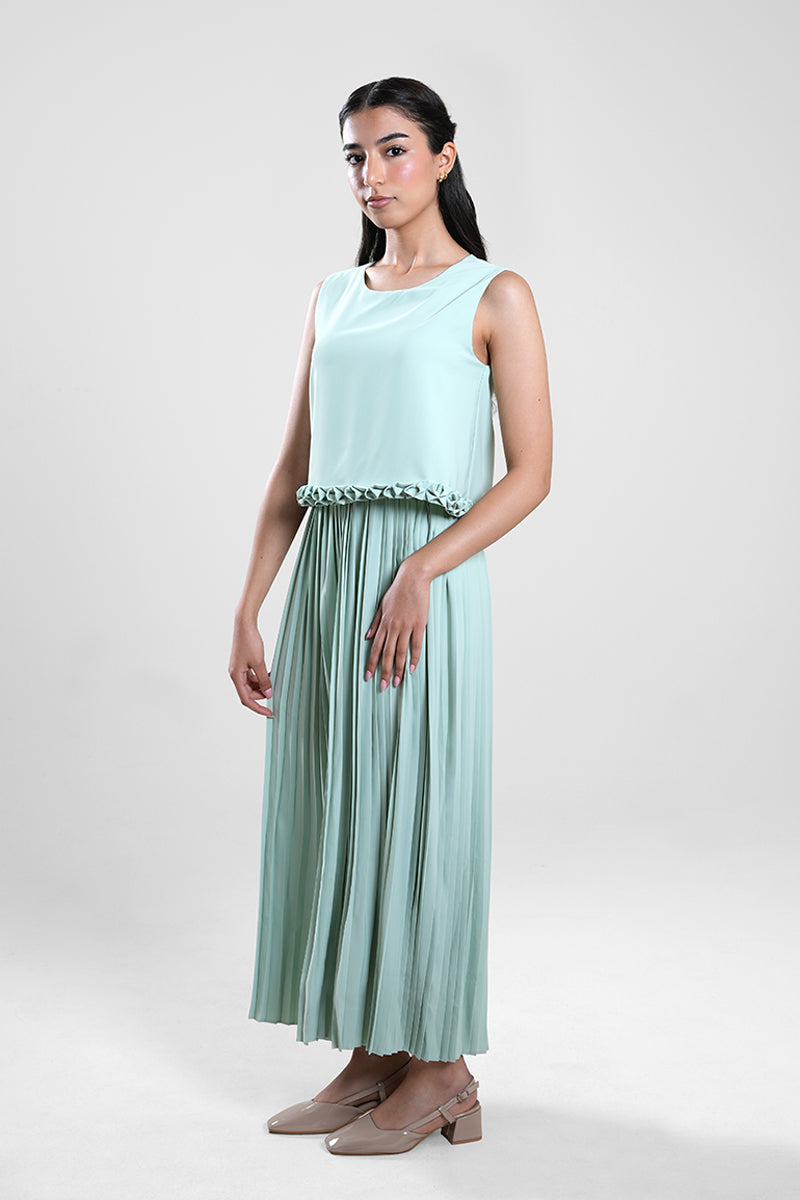 فستان ميدي بدون أكمام بتنورة كسرات