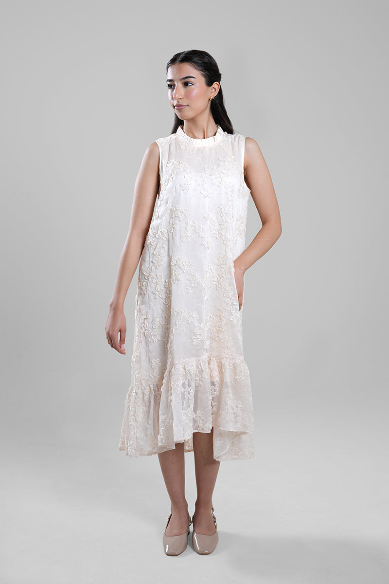 فستان ميدي بتفاصيل دانتيل