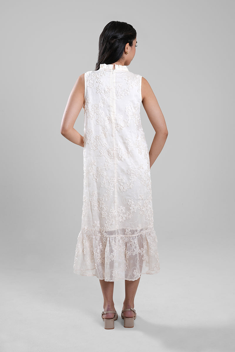 فستان ميدي بتفاصيل دانتيل