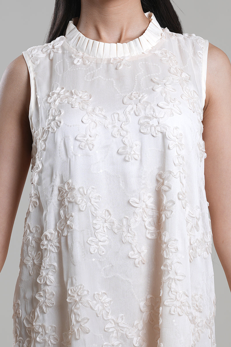 فستان ميدي بتفاصيل دانتيل